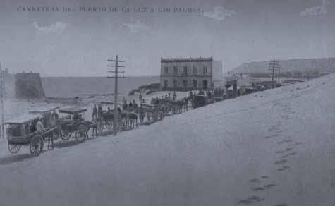 a petición del Ayuntamiento de Las Palmas, que había tomado la iniciativa el estudio y proyecto de las obras de una nueva dársena para ampliar la zona de abrigo del Puerto de La Luz.