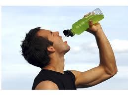 Si el esfuerzo es prolongado es aconsejable la toma de alguna bebida que aporte agua y las