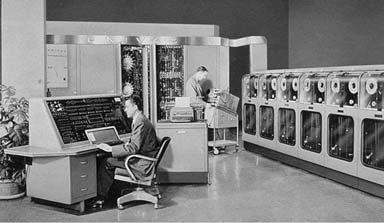 Por ejemplo, en 1953 los creadores de la MARK I se unen para fundar la empresa Univac y comercializar un producto con el mismo nombre de la empresa: UNIVAC I, dando inicio a la fabricación en serie
