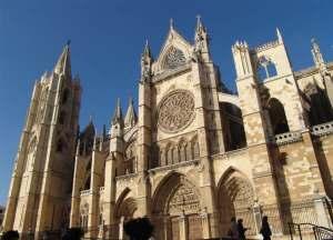 La Catedral Gótica CARACTERÍSTICAS ARQUITECTÓNICAS 3 elementos esenciales: 1.
