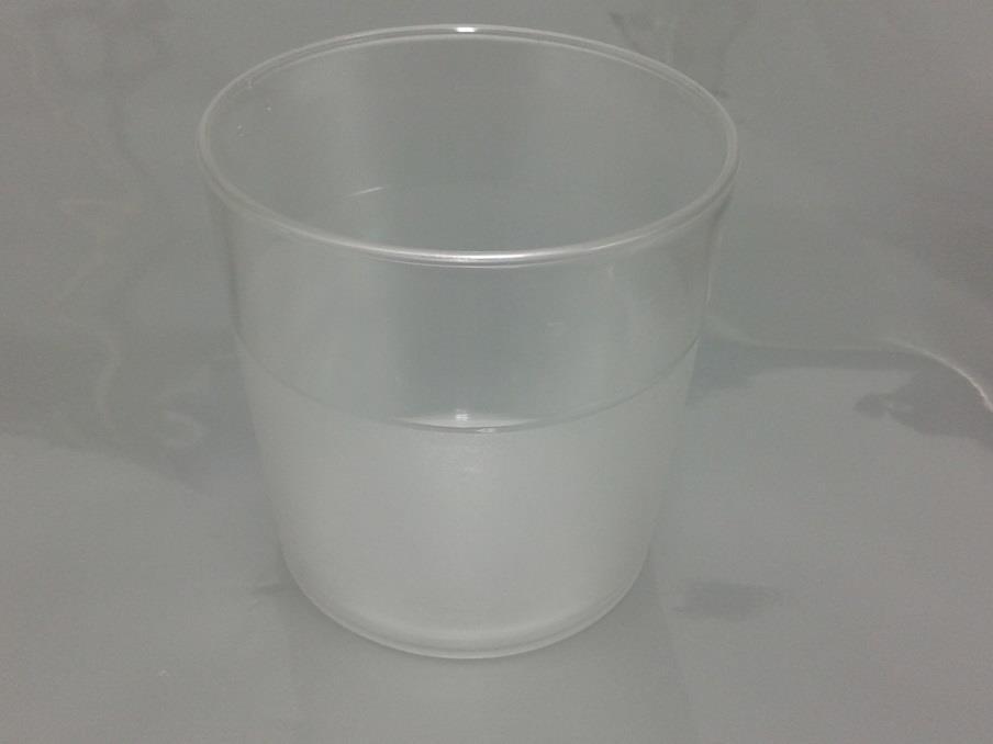 MATERIAL Se ha recibido de AMC, S.L. una muestra de vasos de policarbonato, según la información aportada por el cliente.