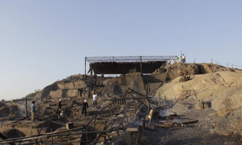 Incendio afectó gravemente el Centro Arqueológico Ventarrón http://www.arqueologiadelperu.com/wp-content/uploads/2017/11/i ncendio-ventarron-ignacio-alva.