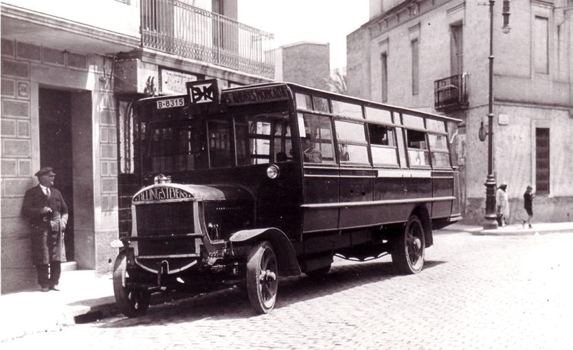 L autobús a Barcelona: dates clau L autobús a Barcelona: dates clau 1906 Primera línia de La Catalana, entre la plaça Catalunya i la plaça Trilla. 1922 Es funda la CGA.