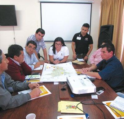 21 Implementación de un Sistema de Alerta Temprana (SAT) ante inundaciones en la parroquia de Zapotillo Después de esta revisión se llevó a cabo un taller en la ciudad de Loja, con las autoridades y