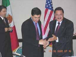 Gerónimo Gutiérrez y SS, Dr. Gabriel García Pérez firman la Carta de Intención.