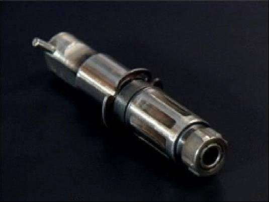 S. A., 2005 ) En esta válvula, la barra de torsión, la cual esta conectada al volante, tiene una funda (el lado de acción).