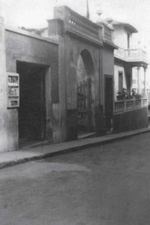72 OCTAVIO RODRÍGUEZ DELGADO Primera sede de la librería-imprenta Sanabria, en la Plaza de San Pedro Algo parecido ocurrió con la imprenta, pues si bien la Sanabria estuvo abierta durante treinta y