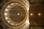 La cúpula fue terminada por Giacomo Della Porta Interior de la Cúpula de San Pedro. 42 m. de diámetro.