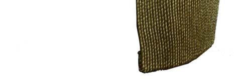 Se bordan en hilo negro sobre tela poliéster-nylon/algodón, verde olivo y camuflajeado selva para el personal del Ejército y azul aéreo para el personal de la