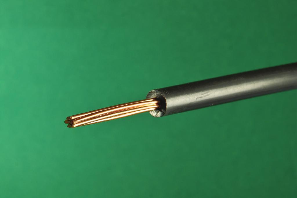 Cable para protección catódica tipo A y tipo B DESCRIPCIÓN Conductor de cobre aislado en PVC o PE y envainado en PVC de color negro especialmente construido para uso en sistemas que requieren