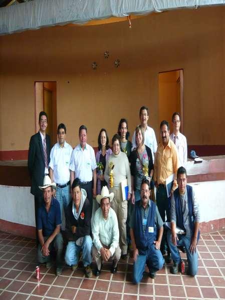 Grupo de Jóvenes Alcalde Auxiliar Iglesias Comité de Agua Grupo de Apoyo de Profesionales Grupo de Apoyo de los Ex-líderes en