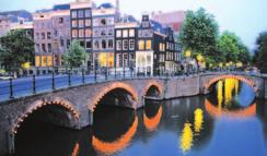 Visita panorámica: de los más destacado de la capital holandesa: Plaza Dam, Mercado Flotante de Flores, Canal de Singel, Torre de la Moneda, etc.