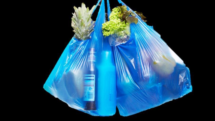 Introducidas en los años setenta, las bolsas de plástico rápidamente se hicieron muy populares,
