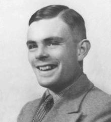 El test de Turing (1) El que más ahondó en esta cuestión, e incluso logro crear la primera máquina inteligente de la historia moderna, fue un matemático británico llamado Alan Turing.