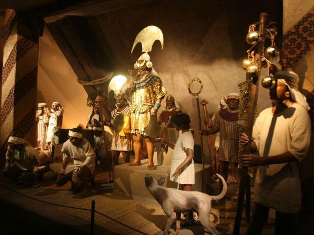 Atractivos en la Ruta Moche - Lambayeque TUMBAS REALES DE SIPÁN El Museo Tumbas Reales de Sipán fue inaugurado el 8 de