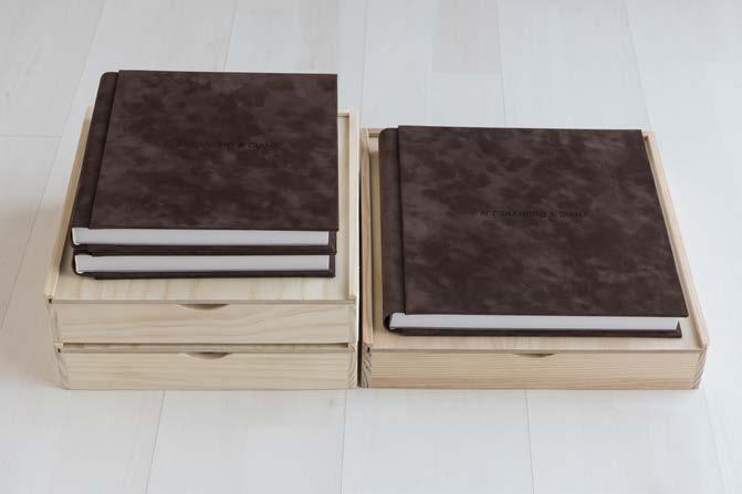 (máximo 40 pliegos,80 páginas) OPCIONAL PARA PRESENTACIÓN (Sólo comprando el pack) A) PACK CAJAS DE MADERA + GRABADOS LASER 1 Caja de madera para 30x30 ó 32x26 2 Cajas de madera
