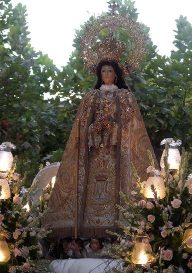 G.Escoda Fotografía de la imagen en procesion Romero Tena Nuestra Señora de Las Nieves Talla de vestir,