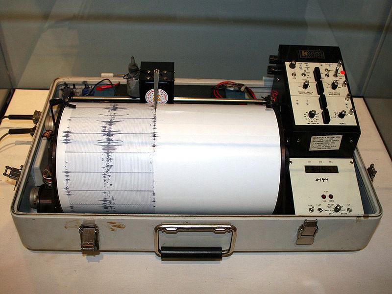 Y se mide con un aparato llamado sismógrafo.