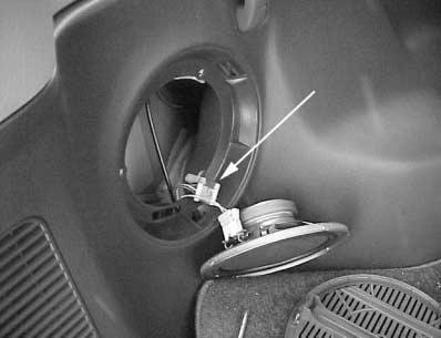 Honda CR-V 1997-2001 Outils nécessaires : outil à garniture, 1.
