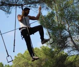 NATUPARK Un nuevo concepto de actividades al aire libre que combina diversión y aventura en un entorno natural. Somos el Parque de Aventura más grande de España!