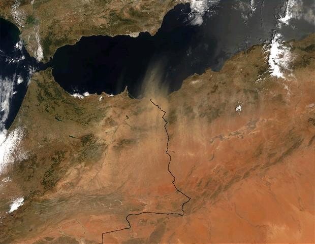 Se forma en la España seca en verano por los movimientos ascendentes del aire por el fuerte