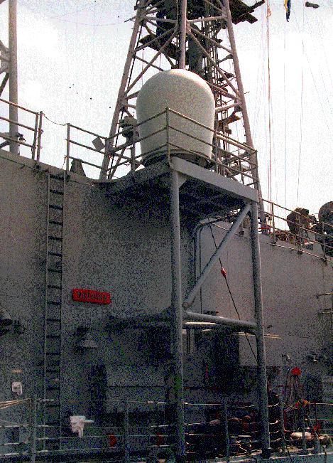 Comunicaciones militares por satélite en España (SECOMSAT) TERMINAL NAVAL TNX-100 Amplificador de estado sólido (2 x 200 w) 340 watios de potencia total de salida Banda X exclusivamente Antena: 1.