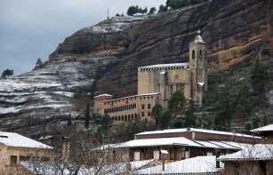 Peña. En Aragón, existen once advocaciones de la Virgen, que llevan el nombre de La Peña, de las cuales, seis están ubicadas en el Prepirineo y el Pirineo.