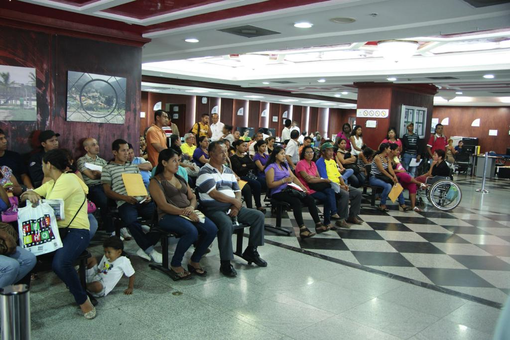 protegiendo los derechos de los más vulnerables del Ecuador 2012 Octubre: A través de la resolución DP-DPG-2012-085, el Defensor Público General puso en