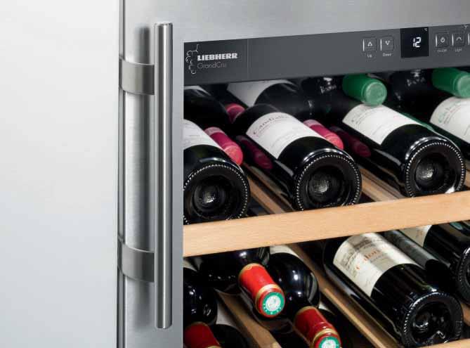 El sistema fl exible de rotulación clip garantiza una disposición ordenada y clara de su reserva de vinos.