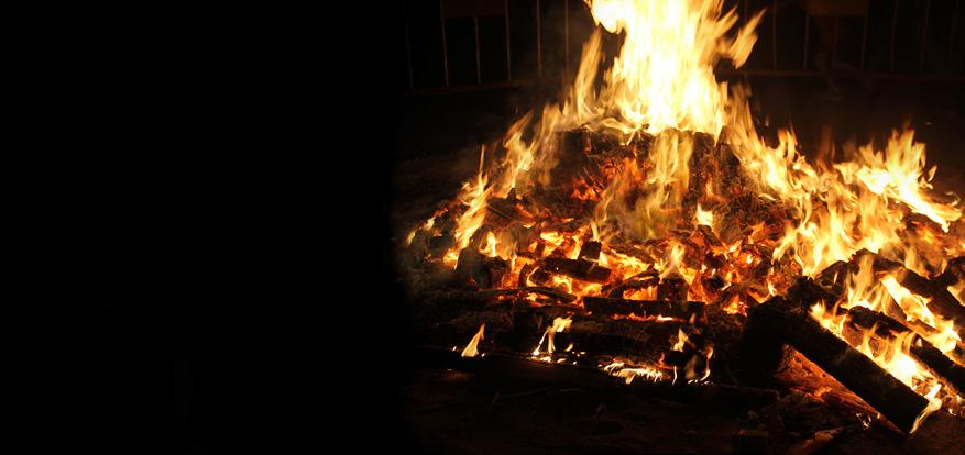 Divendres 23 de juny, revetlla de Sant Joan A les 21.30 hores, arribada de la Flama del Canigó i sopar A les 22.30, encesa de la foguera A les 23.