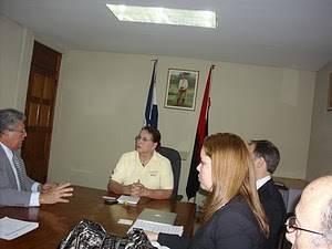 Sesión de trabajo el 29 de Noviembre del 2011 en el Ministerio del Trabajo presidida por la Ministra Lic. Jeannette Chávez y la participación del Lic.