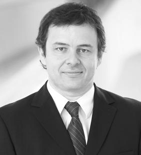 profesor información general ricardo úbeda Ph.D. en Dirección y Administración de Empresas, Universidad Ramon Llull, España.