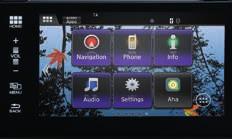 Puedes personalizar la pantalla táctil de 7 de Honda Connect con tus fotos favoritas. También es muy fácil seleccionar la banda sonora del viaje con la radio DAB *** y Aha.