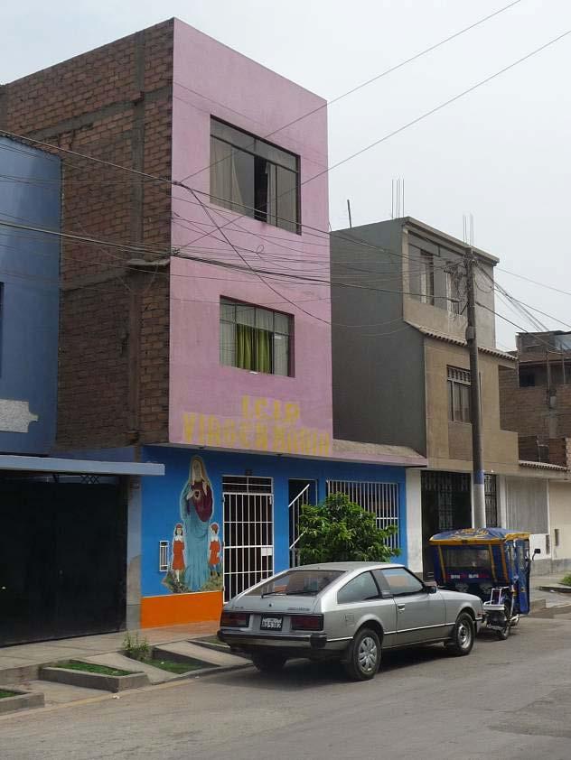 Calle Yupanqui cdra. 2 - Urb. San Agustín Comas. I.