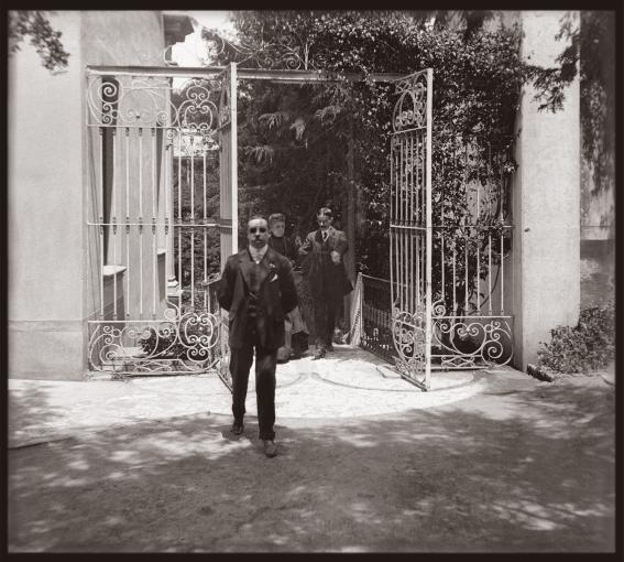 Entrada al jardín de la Sra. Lavista, 1910 cat.