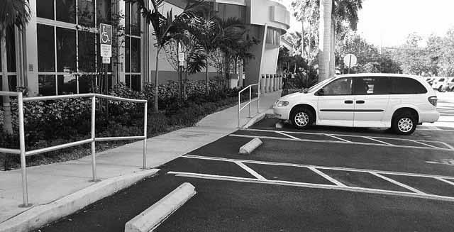 El uso de un vehículo requiere disponer de un lugar de estacionamiento cercano a la vivienda, trabajo, centros comerciales, etc. UBICACIón circulación vehicular.