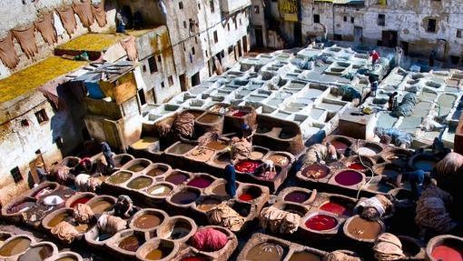 Fez Curtidoría Chouwara- PILAR ARCOS Es una de las ciudades imperiales de Marruecos y posiblemente la más espiritual y religiosa.