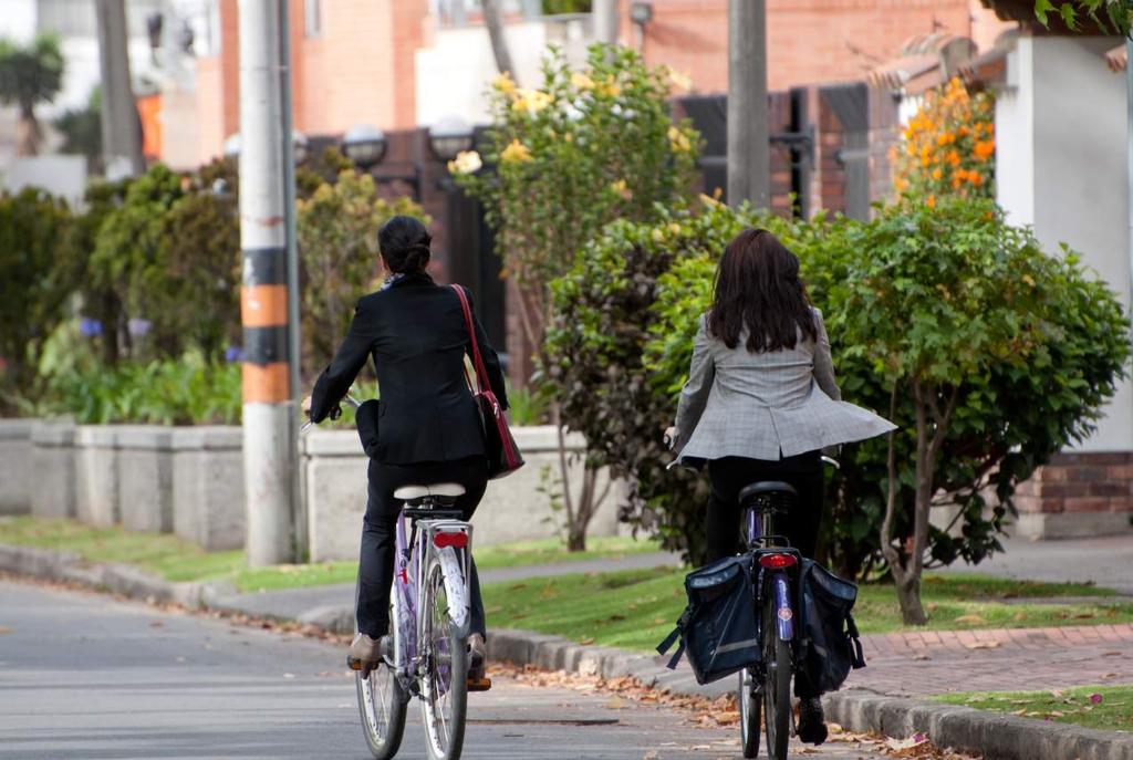 Conclusiones y siguientes pasos La investigación y el análisis preliminares de este reporte indican las fortalezas y debilidades del uso de la bicicleta en Bogotá.