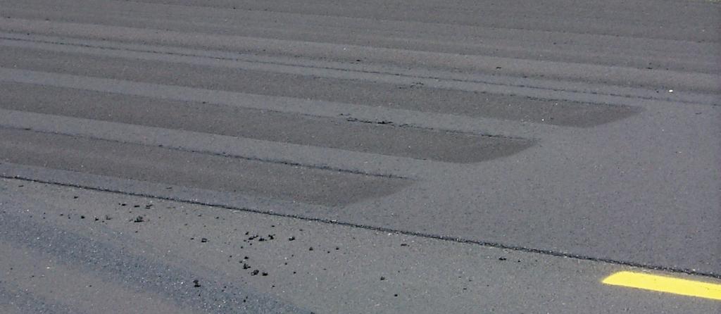 Los compactadores neumáticos tienen permitido detenerse en forma recta en la carpeta asfáltica.