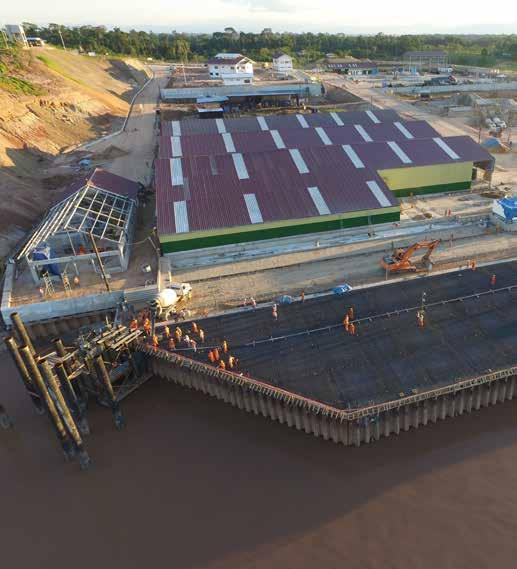 TERMINAL PORTUARIO DE YURIMAGUAS La Concesionaria Puerto Amazonas continuó en 2015 con las obras de construcción del primer puerto fluvial concesionado del país: el Nuevo Terminal Portuario de