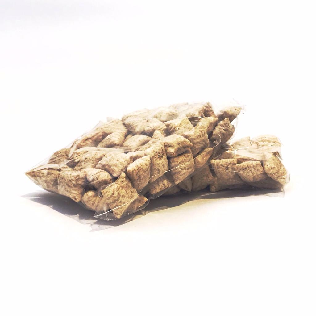 Cuadritos de fibra con cocoa: Cereal hecha a base fibra con cocoa, listo para servir con bebida de
