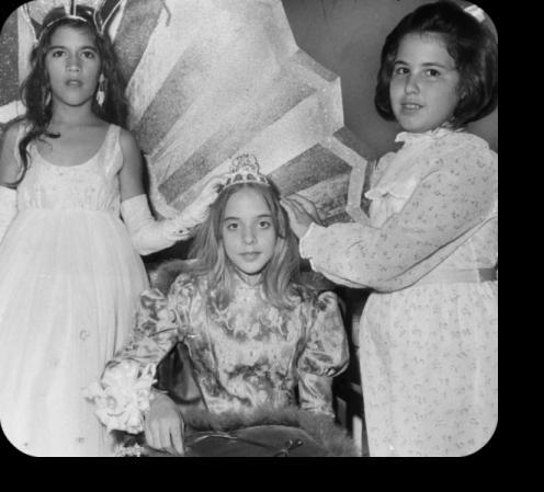 S. M. Jackeline I (Srta. Jackeline Slone) Reina Juvenil del Carnaval Juan Ponce de León 1974 Coronación: sábado, 9 de febrero de 1974 30 Coronaron la Srta.