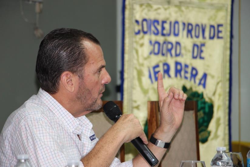 Contralor Humbert realiza gira de trabajo en las provincias de Veraguas y Herrera 1 de septiembre