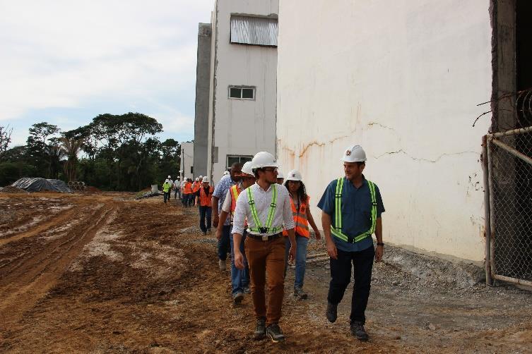 Contralor inspecciona proyectos habitacionales y construcción de hospital en Colón 9 de