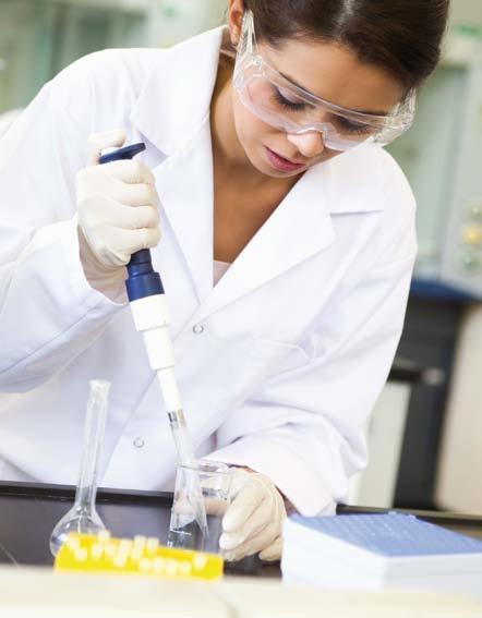 4 Características: El máster se ha diseñado para que, con el máximo rendimiento, desarrolles tus mejores cualidades para el desempeño de la profesión de la química analítica.