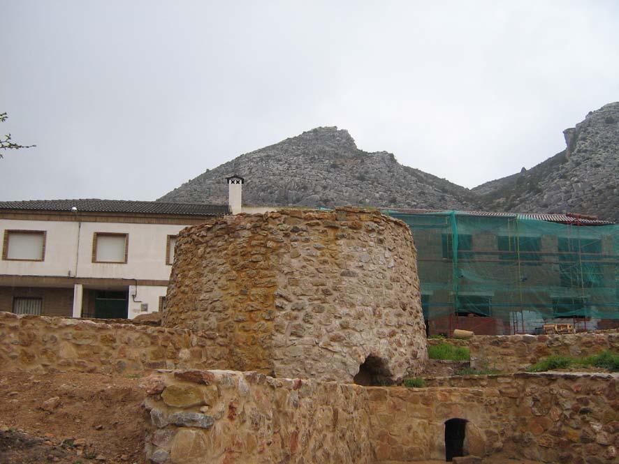 12 PARADA 7. HORNO DE ALFARERÍA, (término municipal de Foz Calanda, comarca del Bajo Aragón). (Hoja 494).