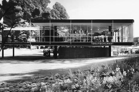 Vista noroeste de uno de los pabellones, con la sala primavera en la planta -6,76m. Egon Eiermann/Sep Ruf, Deutsche Pavillons, Brüssel 1958, I. BOYKEN, p.38. 18.