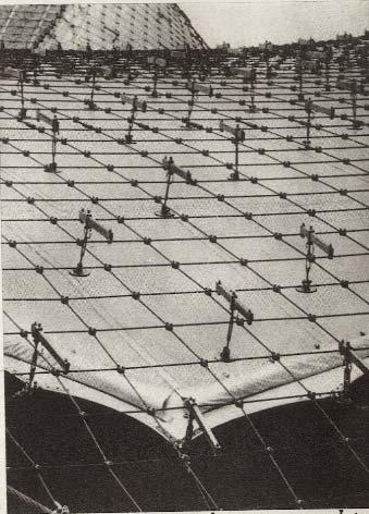Juntas entre la red de cables y la tela de cubierta, y detalle de las uniones entre las distintas piezas de la membrana. The Japan Architect, agosto 1967, p.49.
