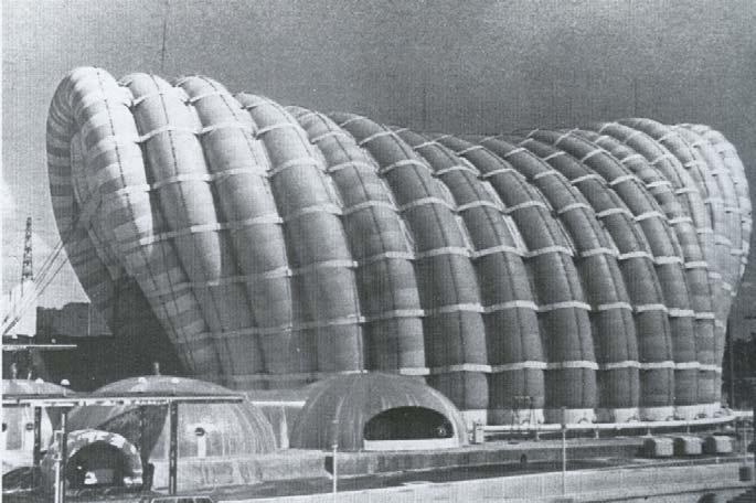 Exterior del Pabellón Grupo Fuji. Twentieth-century architecture: a visual history de Dennis SHARP. p.302.