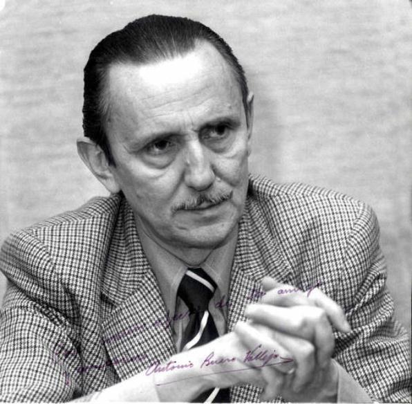 Antonio Buero Vallejo (1916-2000) 1. ETAPA EXISTENCIAL: Historia de una escalera (1949), En la ardiente oscuridad (1950) y La tejedora de sueños (1951) 2.